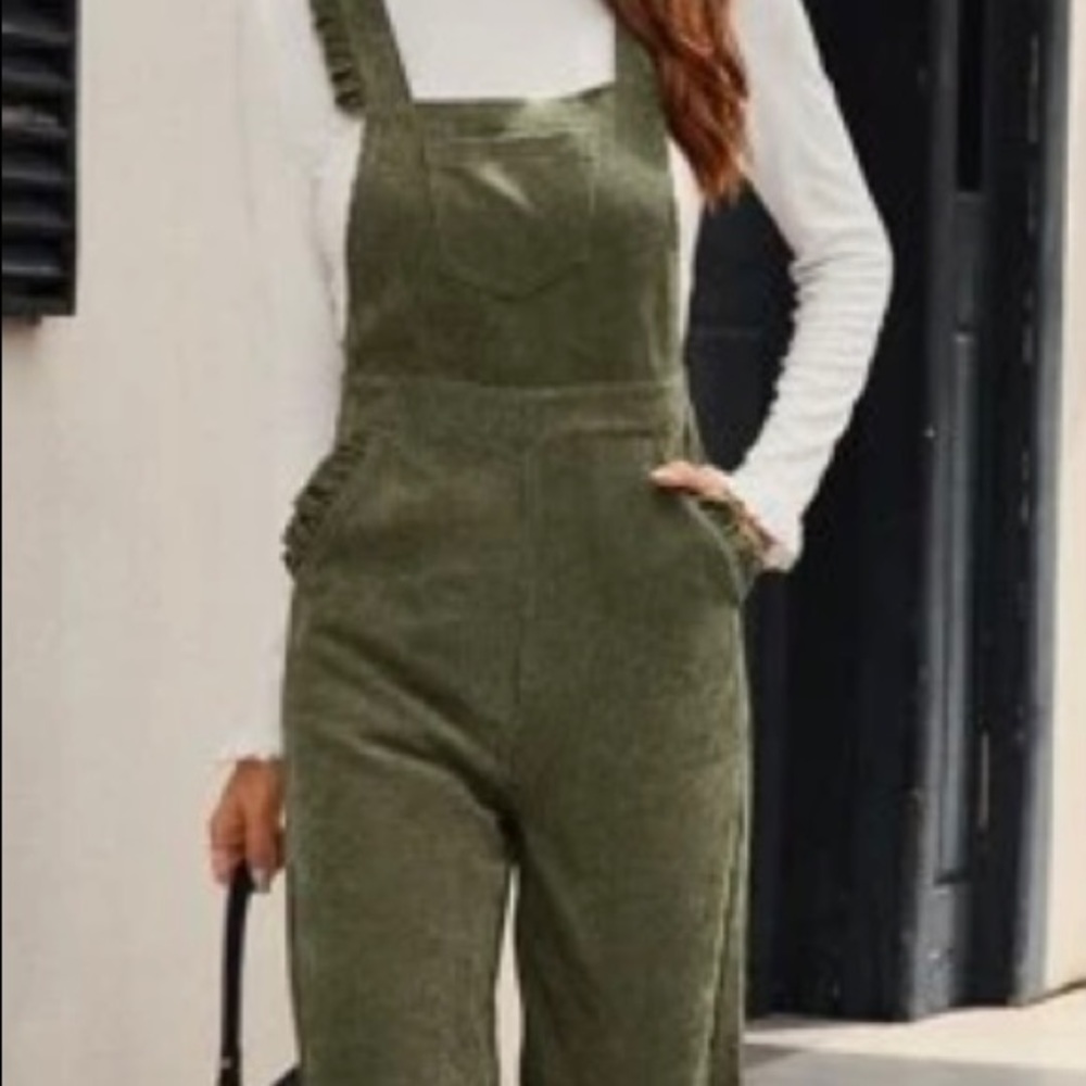 SHEIN 1pc Frill Trim Pocket Front Corduroy Overall Jumpsuit